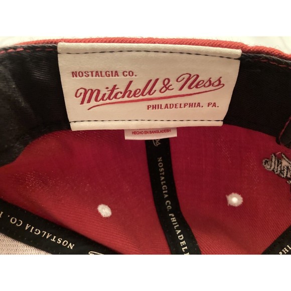 Mitchell And Ness Miami Heat Hardwood Classics SnapBack Hat Basketball - Picture 7 of 8